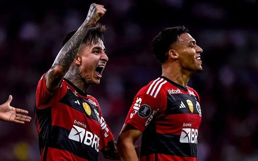 Flamengo estabelece recorde de invencibilidade e Rossi bate marca histórica
