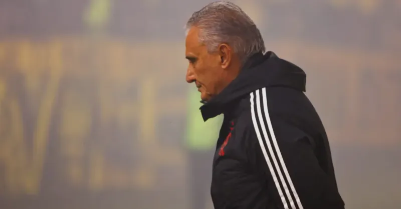 Flamengo demite Tite: Torcida pressiona após eliminação na Libertadores e desempenho irregular